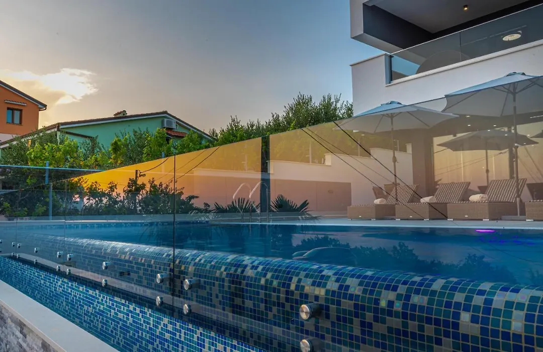Luxury Villa Lorena With Heated Pool, Jacuzzi,Sauna And Seaview-1