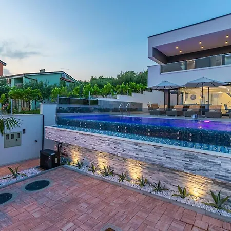 Luxury Villa Lorena With Heated Pool, Jacuzzi,Sauna And Seaview-2