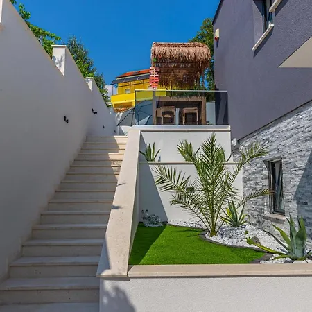 Luxury Villa Lorena With Heated Pool, Jacuzzi,Sauna And Seaview-3